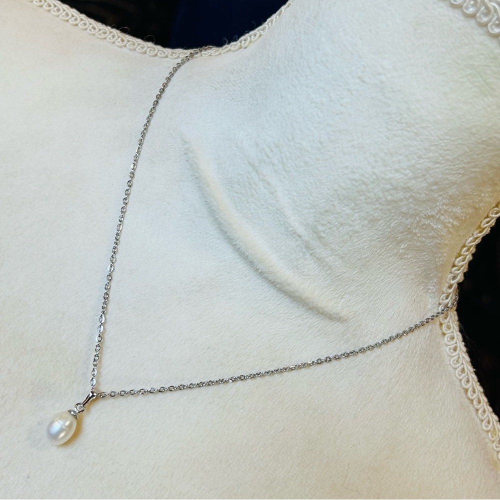 Handcrafted genuine fresh water pearl pendant on chain necklace